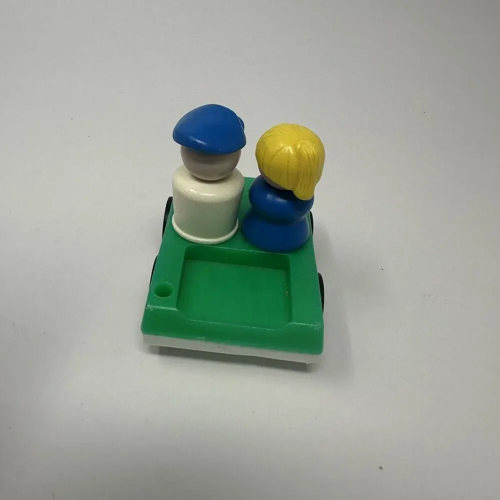 Fisher Price LITTLE PEOPLE Green Car Two Seats‎ White Vintage 3